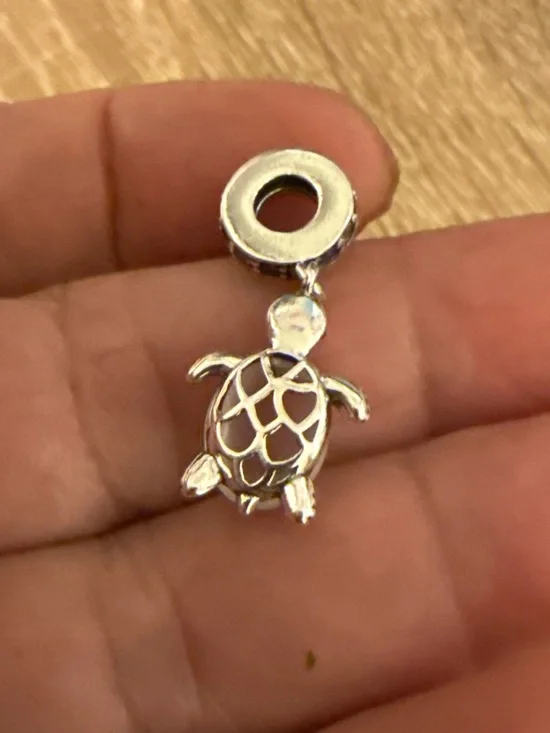 Unknown Brand Silver Turtle Charm with Frosted White Stone - Picture 2 of 3